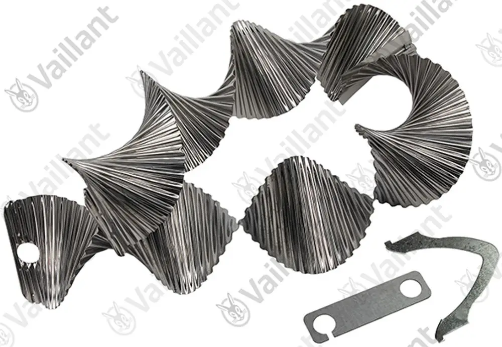 Metallisches Leitblech in gewellter Form, geeignet für Anwendungen mit Vaillant Heizsystemen, zusammen mit zwei Halterungen.